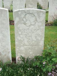 Etaples Military Cemetery - Yeo, Louis Harvey